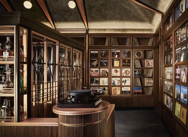 Lennon Bar, Rosewood Bangkok, Thailand